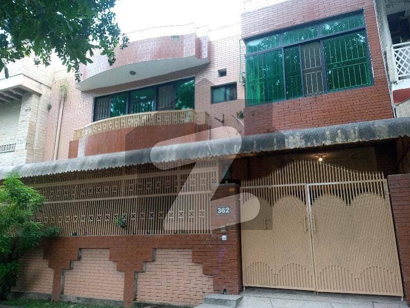 I-8 Beautiful Upper Portion With Separate Gate For Rent. I-8 Beautiful Upper Portion With Separate Gate For Rent.