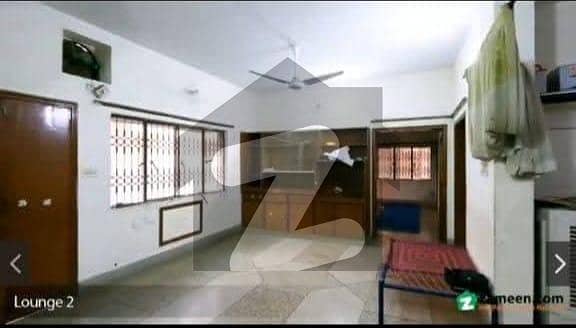 1 KANAL FIRST FLOOR HOT LOCATION WITH GAS 1 KANAL FIRST FLOOR HOT LOCATION WITH GAS