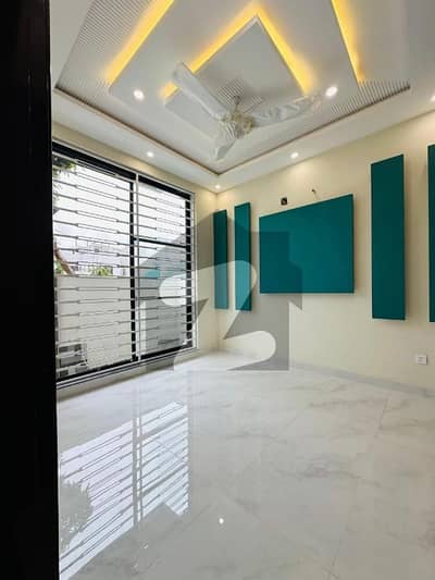 2 KANAL BEAUTIFUL PORTION FOR RENT AT HOT LOCATION & NEAR TO ALL FACILITY