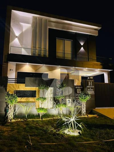 ONE KANAL BEAUTIFULL HOUSE AVALIABLE FOR RENT IN DHA DEFANCE PHASE 4