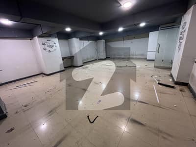 ناظم آباد کراچی میں 13 مرلہ دفتر 2.5 لاکھ میں کرایہ پر دستیاب ہے۔