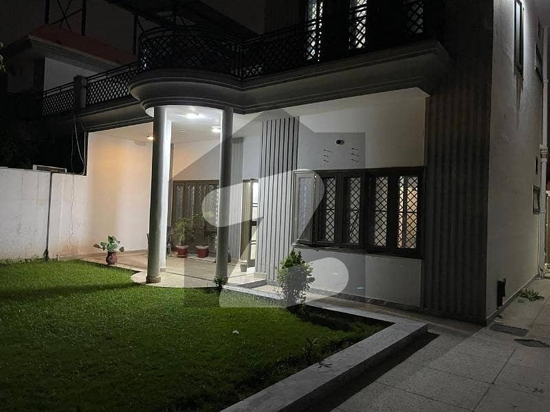 1 Kanal Full House Available For Rent In F-10 1 Kanal Full House Available For Rent In F-10