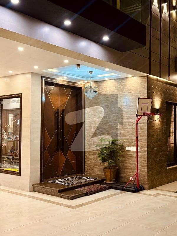 1KANAL FULL FURNISHED HOUSE FOR SALE