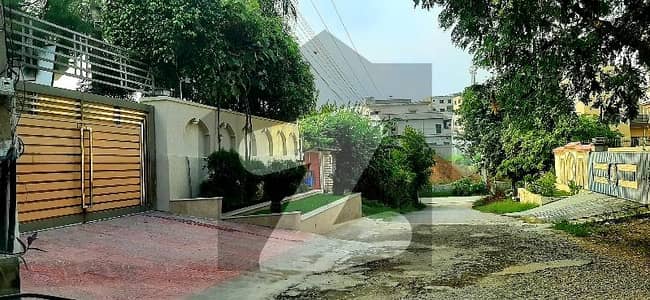 آغوش فیز 1 آغوش,اسلام آباد میں 5 کمروں کا 1 کنال مکان 6.35 کروڑ میں برائے فروخت۔