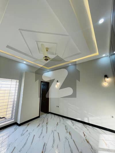 7 Marla Modren Designer House For Sale in New Metro City ( Sarai Alamgir )