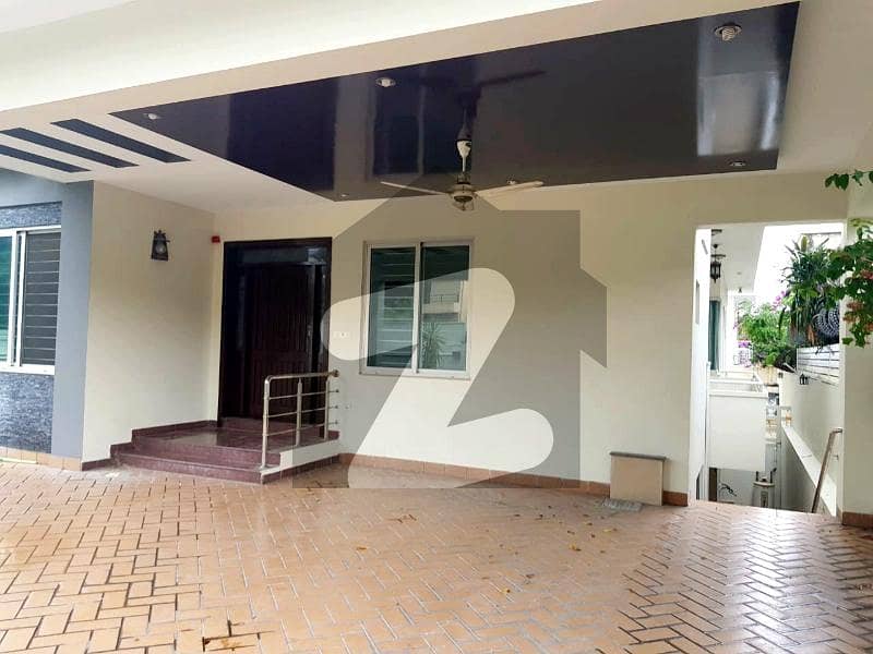 F-6/3 Gem: Demolishable Property with High Investment Potential F-6/3 Gem: Demolishable Property with High Investment Potential