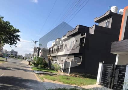 5 MARLA PLOT FOR SALE ON INVESTOR RATE in Heart of Lahore
