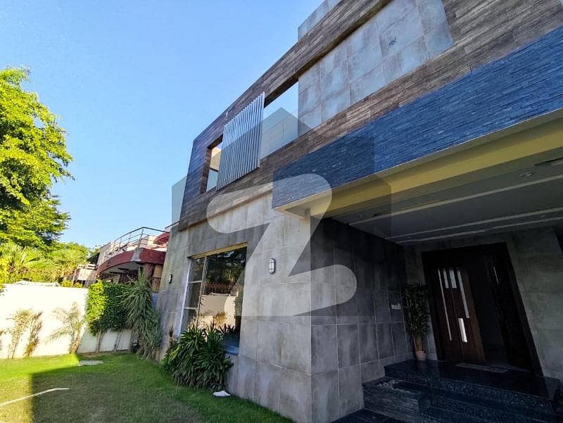 1Kanal Modren Living DHA Bungalow for Rent