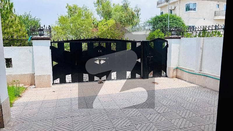 ڈی ایچ اے ڈیفینس فیز 2 ڈی ایچ اے ڈیفینس,اسلام آباد میں 5 کمروں کا 1 کنال مکان 7.5 کروڑ میں برائے فروخت۔ ڈی ایچ اے ڈیفینس فیز 2 ڈی ایچ اے ڈیفینس,اسلام آباد میں 5 کمروں کا 1 کنال مکان 7.5 کروڑ میں برائے فروخت۔