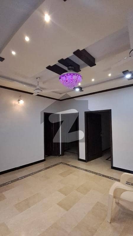 جوڈیشل کالونی راولپنڈی میں 3 کمروں کا 1 کنال بالائی پورشن 80.0 ہزار میں کرایہ پر دستیاب ہے۔ جوڈیشل کالونی راولپنڈی میں 3 کمروں کا 1 کنال بالائی پورشن 80.0 ہزار میں کرایہ پر دستیاب ہے۔