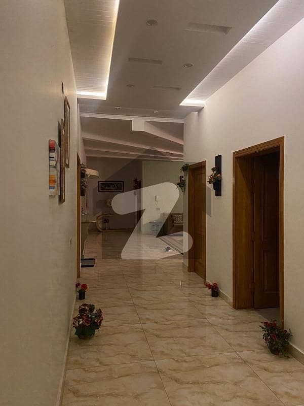 500 Sq Yds 2 Floors for sell
