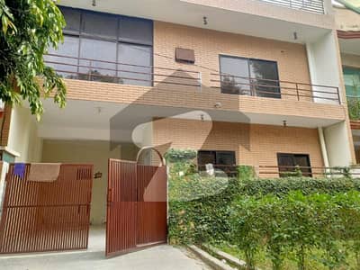 جی ۔ 9/4 جی ۔ 9,اسلام آباد میں 4 کمروں کا 6 مرلہ مکان 5.75 کروڑ میں برائے فروخت۔