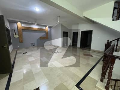 Full House for Rent F10-4 ideal location