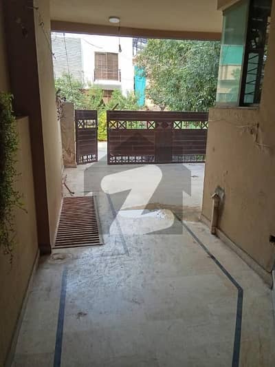 ای ۔ 11/4 ای ۔ 11,اسلام آباد میں 4 کمروں کا 10 مرلہ مکان 2.0 لاکھ میں کرایہ پر دستیاب ہے۔