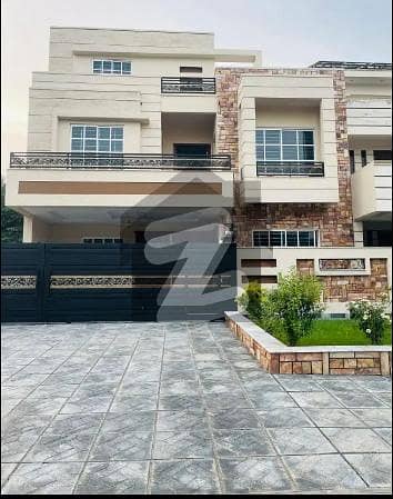 جی ۔ 13 اسلام آباد میں 6 کمروں کا 10 مرلہ مکان 8.25 کروڑ میں برائے فروخت۔