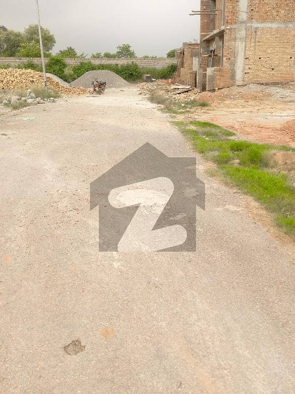 سی ۔ 14 اسلام آباد میں 1 کنال رہائشی پلاٹ 5.8 کروڑ میں برائے فروخت۔