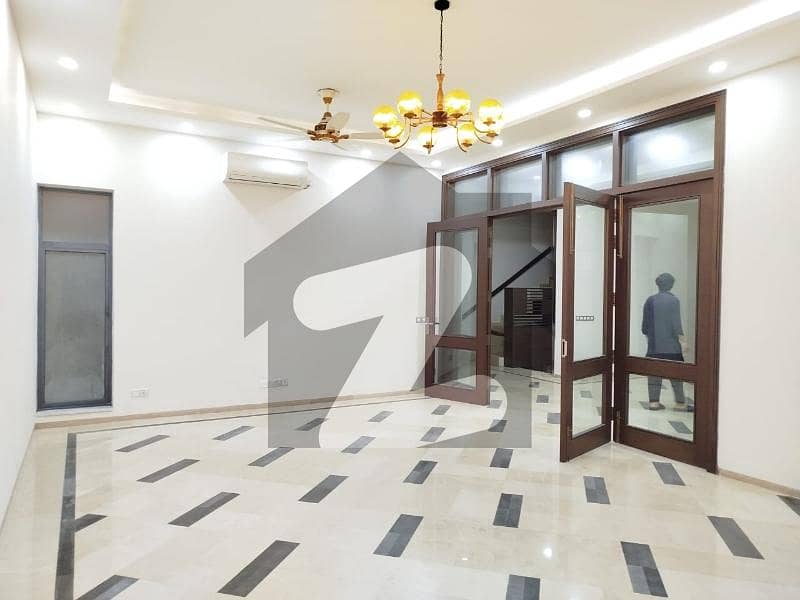 1 Kanal Open Basement Available For Rent In F-11