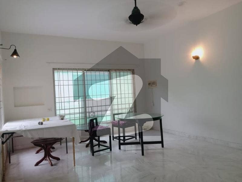 House available for sale in F-11 House available for sale in F-11