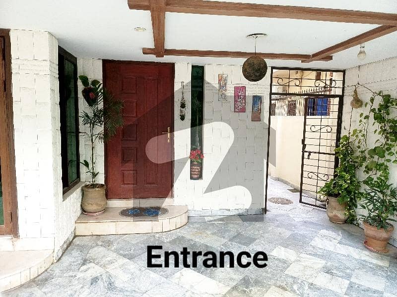 10 MARLA UPPER PORTION RENT VALANCIA 60000