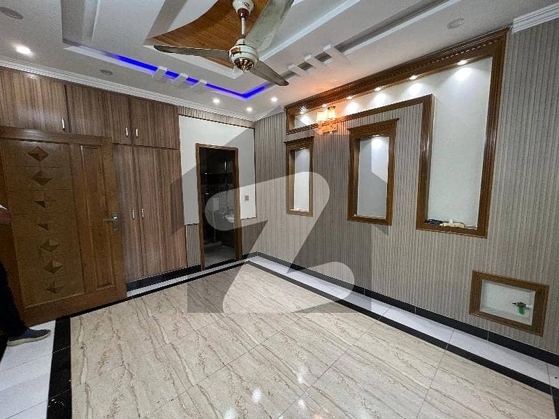 Double Storey Full House Available In G13