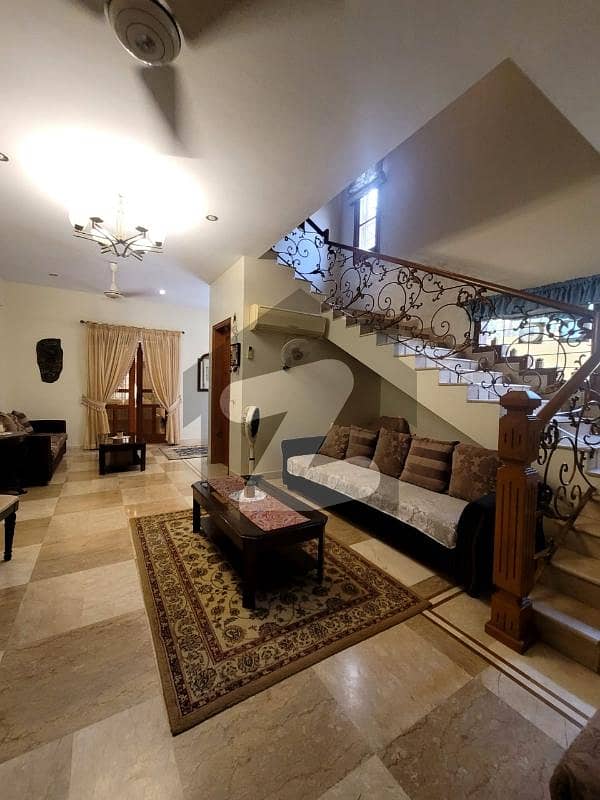 500 YARDS HOUSE FOR SALE 500 YARDS HOUSE FOR SALE