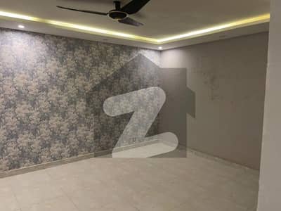 ڈی ۔ 12 اسلام آباد میں 8 مرلہ بالائی پورشن 1.1 لاکھ میں کرایہ پر دستیاب ہے۔