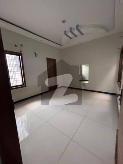 Silent Commercial 240 Sq Yards 2nd Floor Portion With Roof