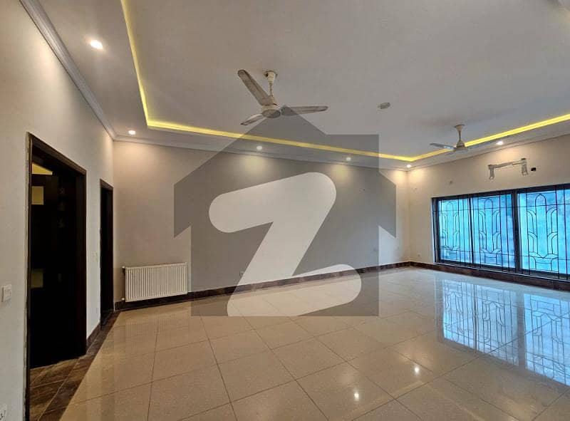 Luxurious 2 KANAL House For SALE In F-6 Islamabad