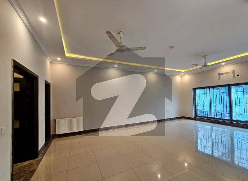 Luxurious 2 KANAL House For SALE In F-6 Islamabad