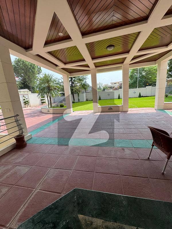 House For Sale In F7 On Prime Location