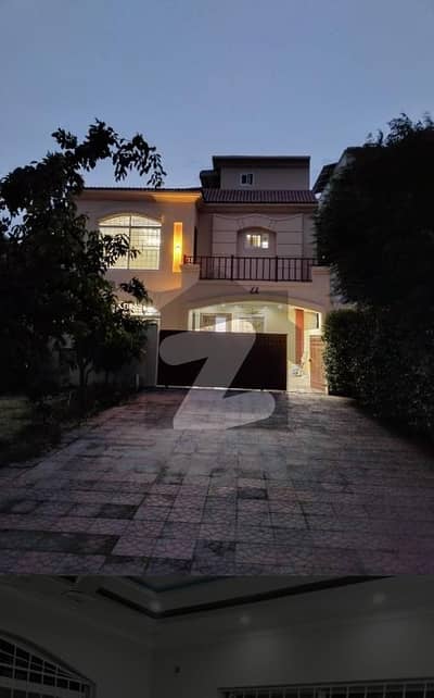 10 Marla House 10Kv Solar Install Gas Available Minor Used House Available For Rent In Reasonable On Breathtaking Location And Sui Gas Available & 10 KV Solar Installed