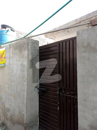 خانیوال روڈ ملتان میں 1 کمرے کا 2 مرلہ مکان 26.5 لاکھ میں برائے فروخت۔