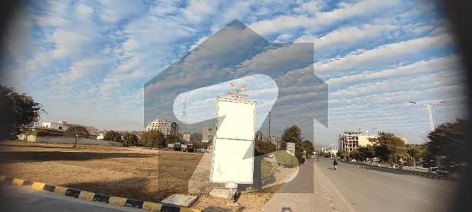ایم پی سی ایچ ایس - بلاک اے ایم پی سی ایچ ایس ۔ ملٹی گارڈنز,بی ۔ 17,اسلام آباد میں 1 کنال رہائشی پلاٹ 2.25 کروڑ میں برائے فروخت۔
