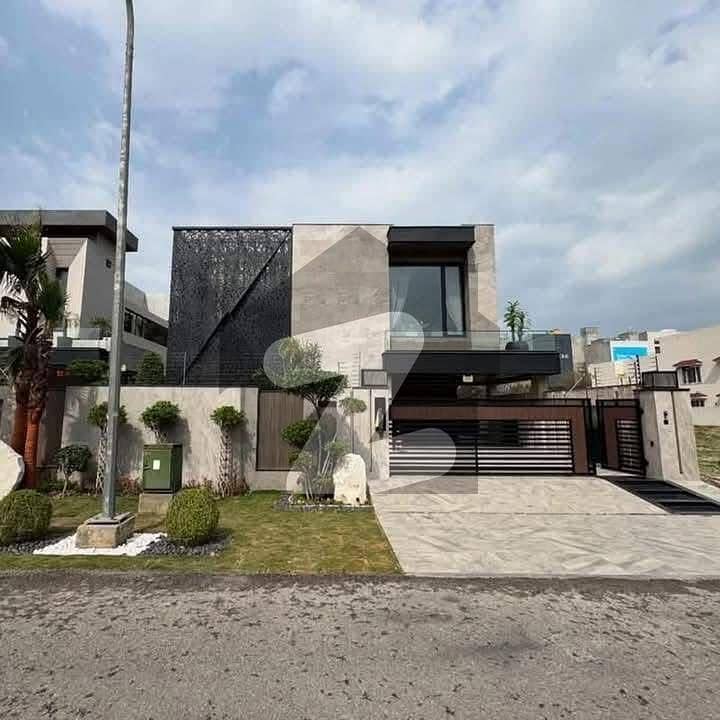 KANAL FULLY FURNISHED HOUSE FIR RENT WITH SOLAR