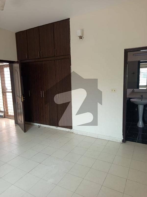 10-M House For Rent 10-M House For Rent