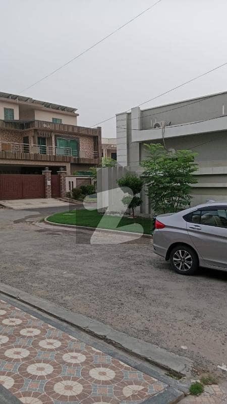10 Marla Corner Single Story House For Sale Model Town C Block Gateded Society