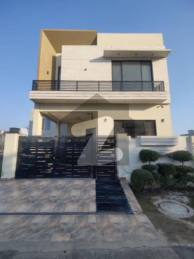 5 MARLA HOUSE FOR RENT IN DHA PHASE 9 TOWN NEAT AND CLEAN