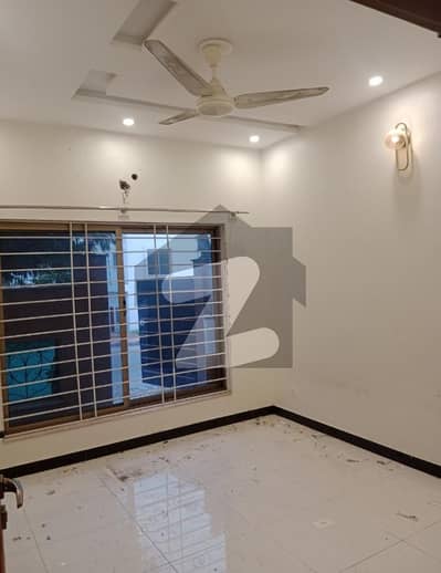 Elegant 5 Marla Ground Portion available for rent in sector H