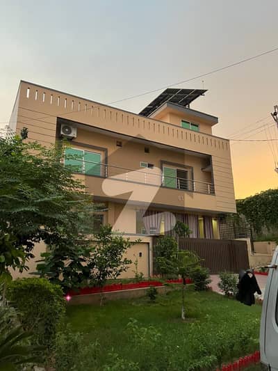 فیڈریشن ہاؤسنگ سوسائٹی - او-9 نیشنل پولیس فاؤنڈیشن او ۔ 9,اسلام آباد میں 5 کمروں کا 10 مرلہ مکان 4.5 کروڑ میں برائے فروخت۔