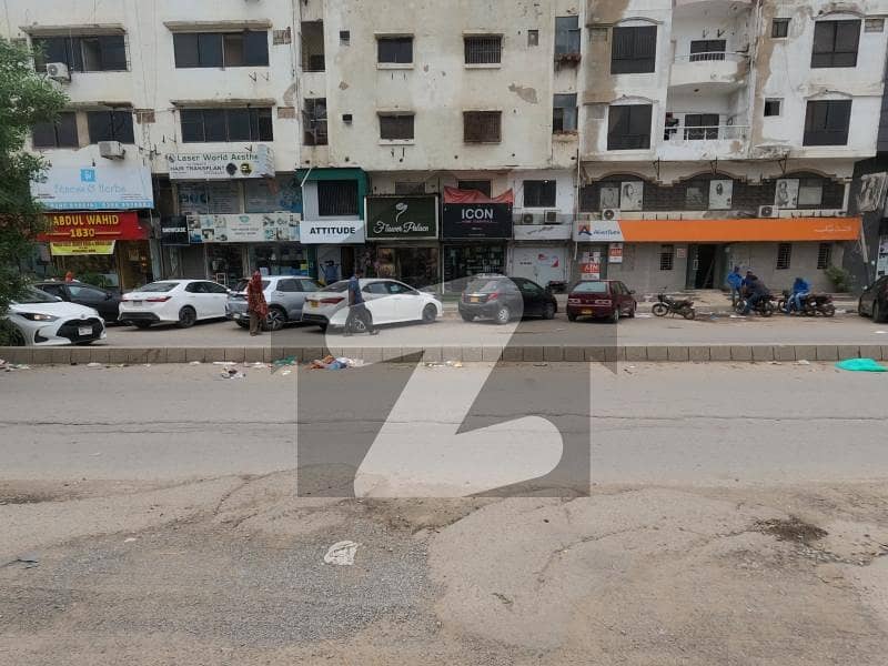 ڈی ایچ اے ڈیفینس کراچی میں 2 کمروں کا 4 مرلہ فلیٹ 1.25 کروڑ میں برائے فروخت۔