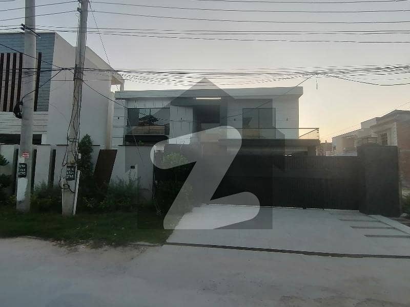 Investors Should sale This Prime Location House Located Ideally In Wapda Town