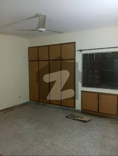 جی ۔ 11 اسلام آباد میں 2 کمروں کا 5 مرلہ فلیٹ 76.0 ہزار میں کرایہ پر دستیاب ہے۔