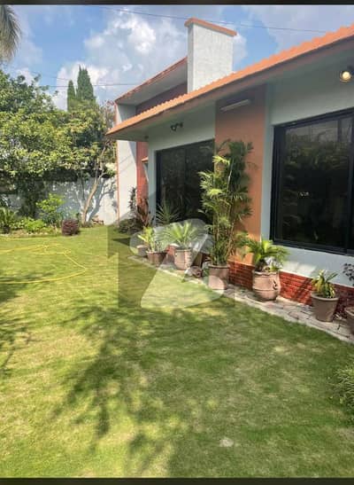 گلستان کالونی راولپنڈی میں 3 کمروں کا 1 کنال مکان 5.5 کروڑ میں برائے فروخت۔