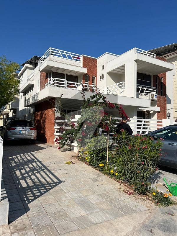 50X90 CORNER HOUSE FOR SALE
