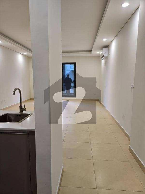Stunning 950 Square Feet Flat In Eighteen Available