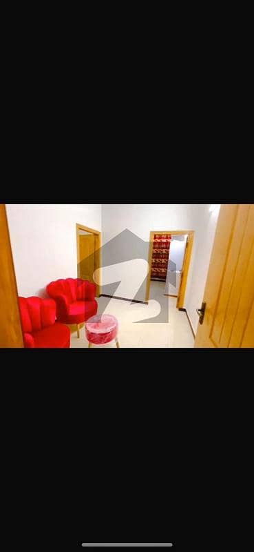 one bed apartment at prime location in f17