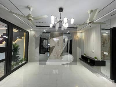 10 Marla Brand New House For Sale In Bahria Town Lahoreeee