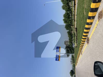 1Kanal Plot for Sale in DHA Phase5 SectorH Near Mosque & Parks, 2.8Cr, 24Hr Security & Gas