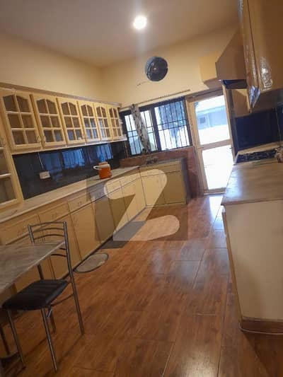 1 Kanal Beautiful House Available For Rent.