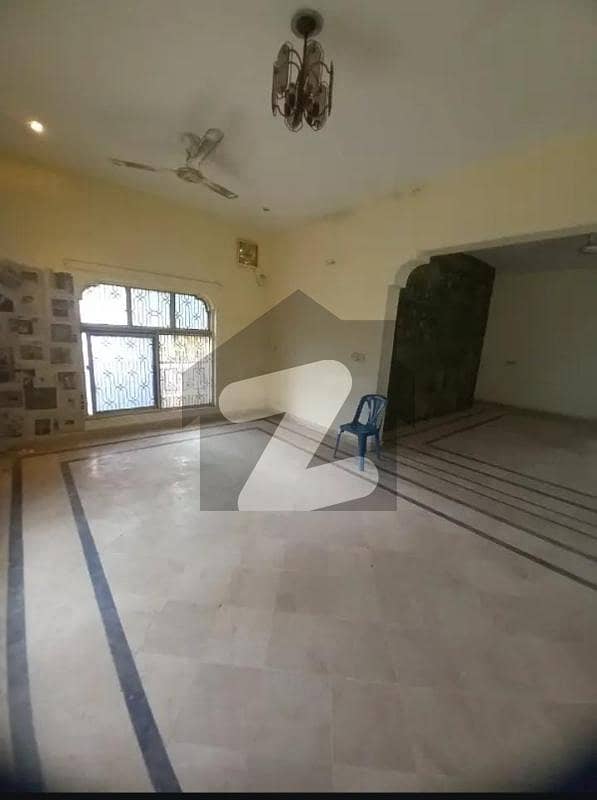 12 MARLA SEPARATE UPPER PROTION FOR RENT